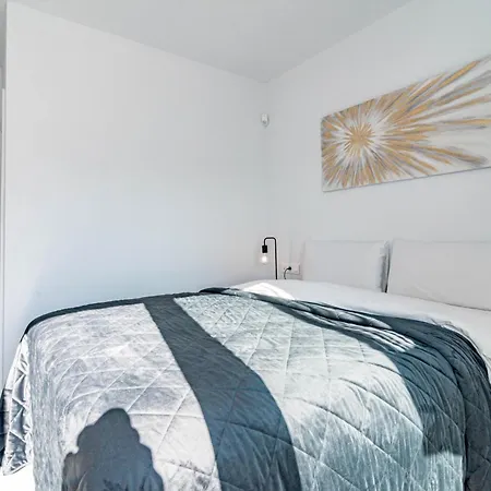 Апартаменти Eg54a - Luxury Penthouse With Private Sun Terrace Естепона