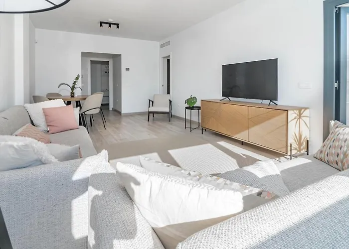 Eg5.4a - Luxury Penthouse With Private Sun Terrace إِستيبونا